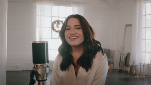 kenzie ft Ant Saunders – ‘Cozy with Me’ Acoustic + Lyric Video